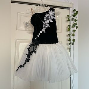 Black/white ballet dance costume